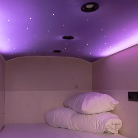 Av-2 Capsule Kapsül Otel *