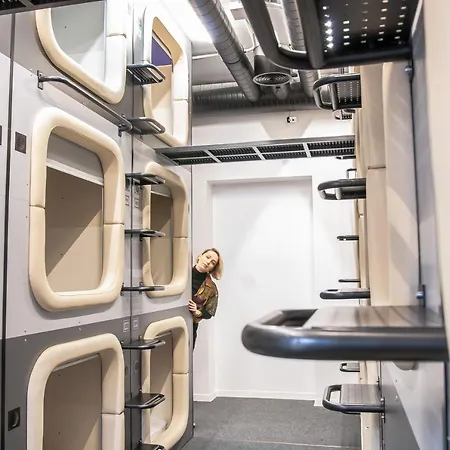 Av-2 Capsule Kapselhotel Kyiv